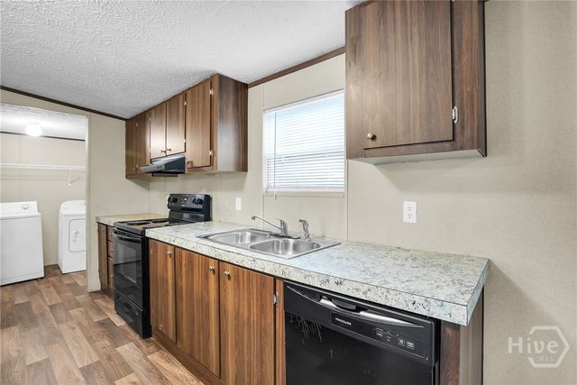 2599 Black Creek Church Rd, Ellabell, GA 31308