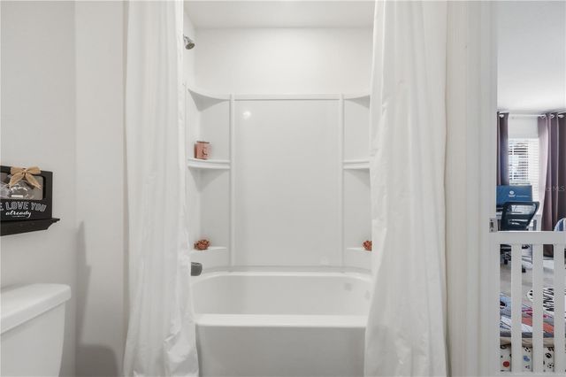 1675 WYNFORD CIRCLE, Tavares, FL 32778