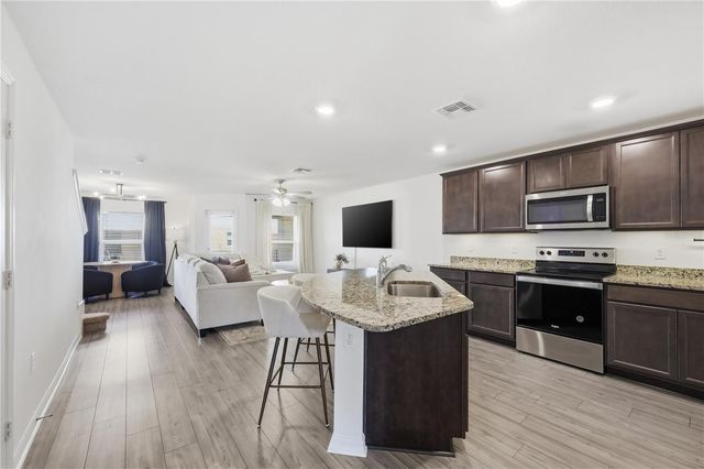 1675 WYNFORD CIRCLE, Tavares, FL 32778