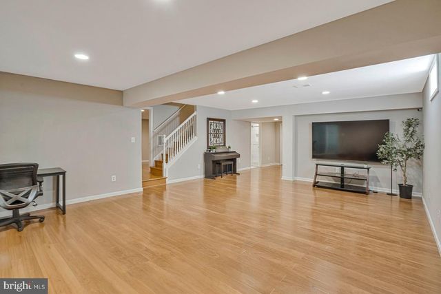 8185 PAPER BIRCH DR, Lorton, VA 22079
