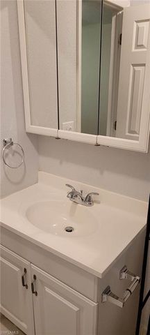 4611 Bayshore DR O8, Naples, FL 34112