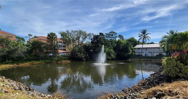4611 Bayshore DR O8, Naples, FL 34112