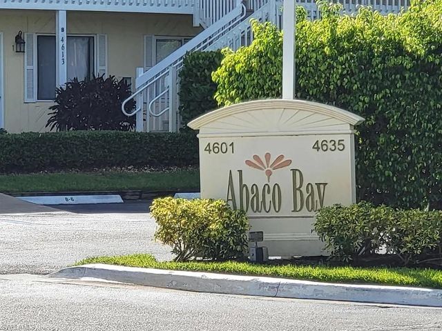 4611 Bayshore DR O8, Naples, FL 34112