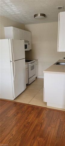 4611 Bayshore DR O8, Naples, FL 34112