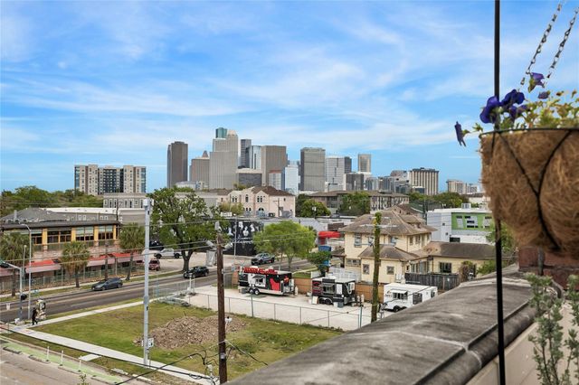 3300 Taft Street B, Houston, TX 77006