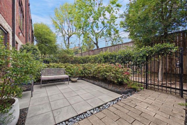 3300 Taft Street B, Houston, TX 77006