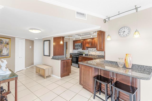 3000 Holiday Drive 1505, Fort Lauderdale, FL 33316