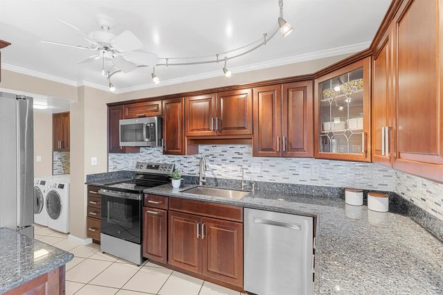 3000 Holiday Drive 1505, Fort Lauderdale, FL 33316
