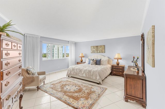 3000 Holiday Drive 1505, Fort Lauderdale, FL 33316