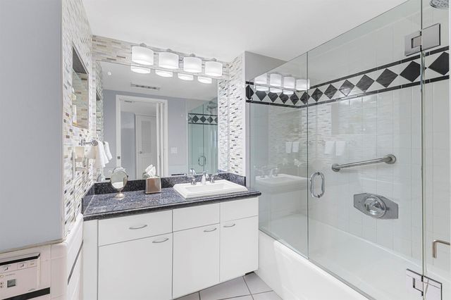 3000 Holiday Drive 1505, Fort Lauderdale, FL 33316