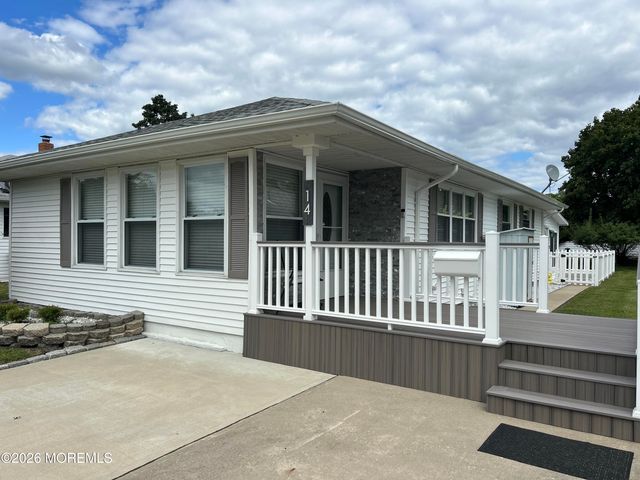14 St Eustatius Street, Toms River, NJ 08757