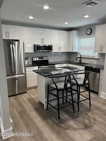 14 St Eustatius Street, Toms River, NJ 08757