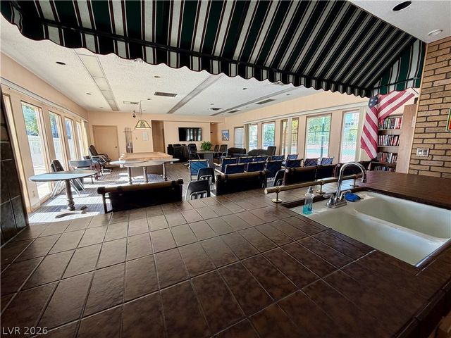 205 East Harmon Avenue 902, Las Vegas, NV 89169