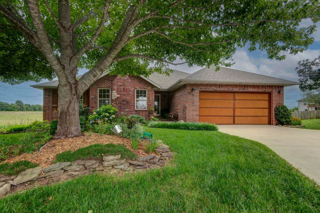 974 Jake Flood Circle, Nixa, MO 65714