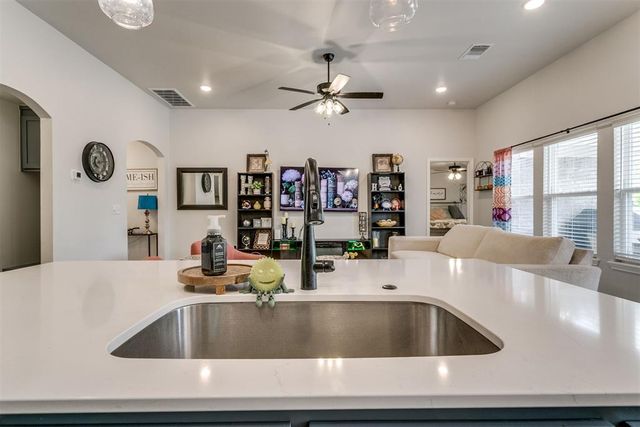 20051 Park Lane, Harrah, OK 73045