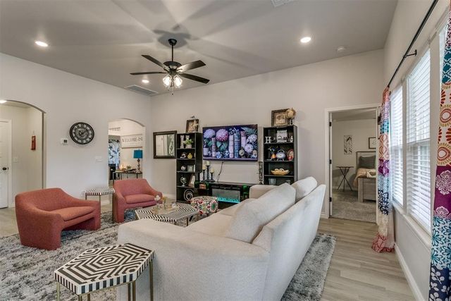 20051 Park Lane, Harrah, OK 73045