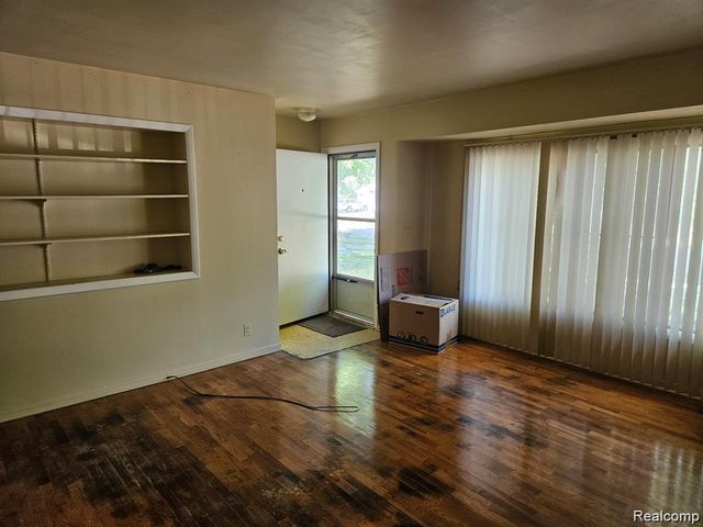 1323 Chatham Drive, Flint, MI 48505