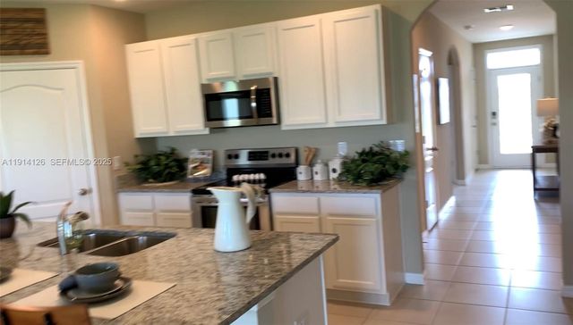 368 Tanglewood Drive, Davenport, FL 33896