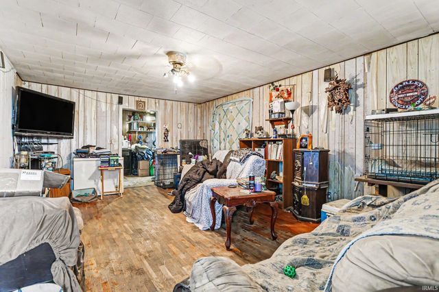 2537 Middlebury Street, Elkhart, IN 46516