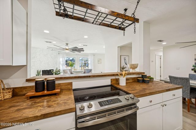 2189 THE WOODS Drive E, Jacksonville, FL 32246