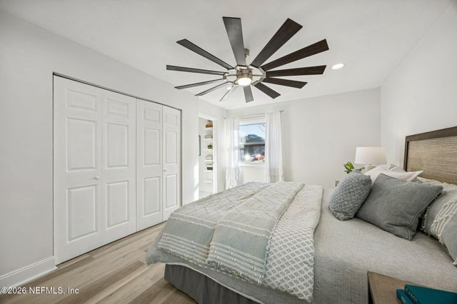 2189 THE WOODS Drive E, Jacksonville, FL 32246