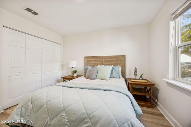 2189 THE WOODS Drive E, Jacksonville, FL 32246