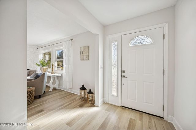 2189 THE WOODS Drive E, Jacksonville, FL 32246