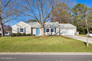 2189 THE WOODS Drive E, Jacksonville, FL 32246