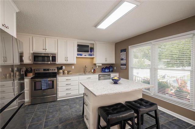 315 Goodrich Drive, Warrensburg, MO 64093