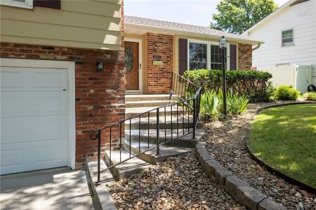 315 Goodrich Drive, Warrensburg, MO 64093