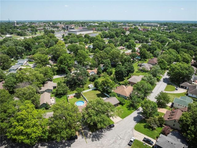 315 Goodrich Drive, Warrensburg, MO 64093