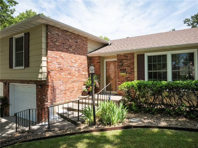 315 Goodrich Drive, Warrensburg, MO 64093