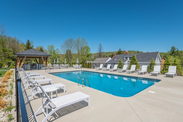 1D Brookside Village Way M22, Dover, VT 05356