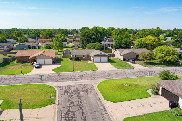 1218 E Beloit Ave, Salina, KS 67401