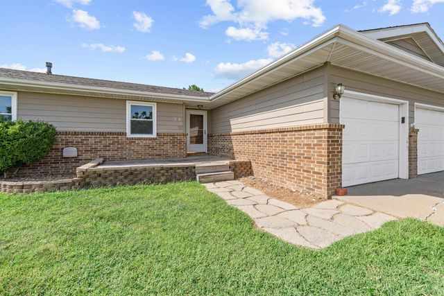 1218 E Beloit Ave, Salina, KS 67401