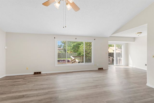 1218 E Beloit Ave, Salina, KS 67401