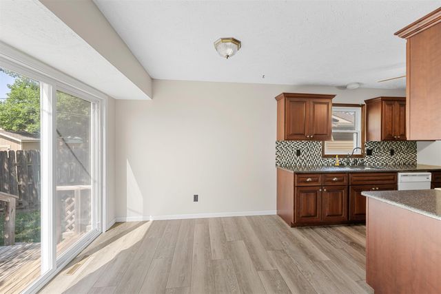 1218 E Beloit Ave, Salina, KS 67401