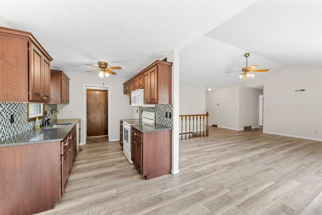 1218 E Beloit Ave, Salina, KS 67401