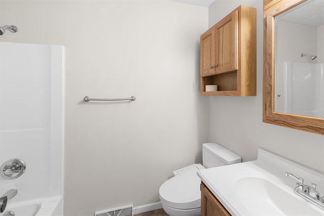 1218 E Beloit Ave, Salina, KS 67401