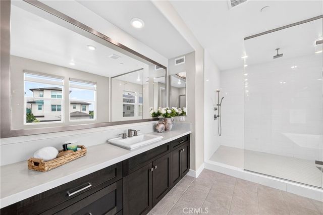 125 Source, Irvine, CA 92618