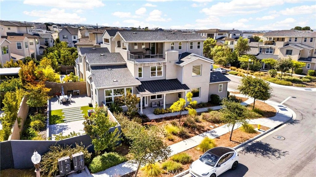 125 Source, Irvine, CA 92618