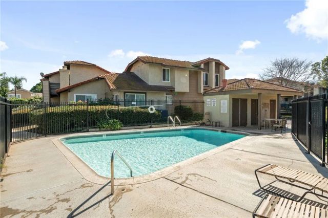 1305 Brentwood Circle D, Corona, CA 92882