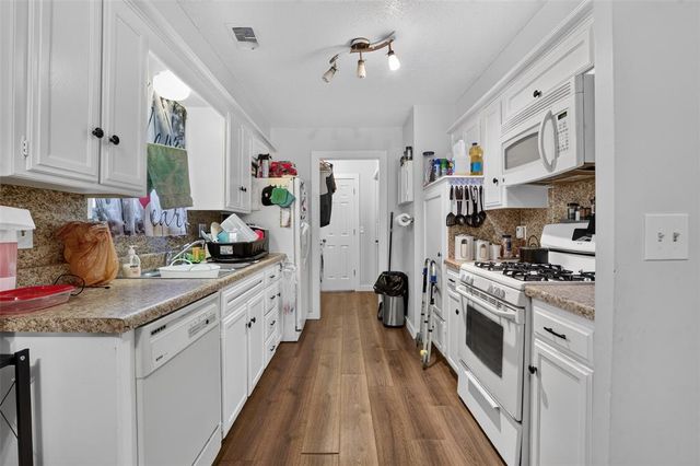 4736 Newport Drive, Del City, OK 73115