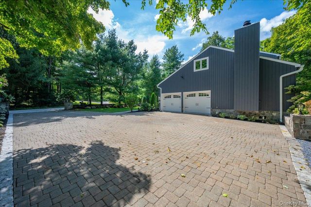 10 Tall Pines Lane, Bedford, NY 10549