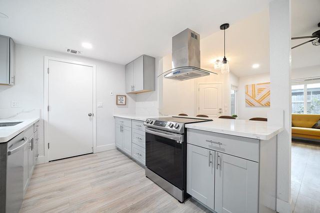 423 R Street, Lincoln, CA 95648