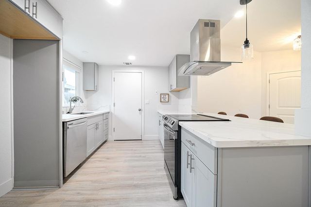 423 R Street, Lincoln, CA 95648