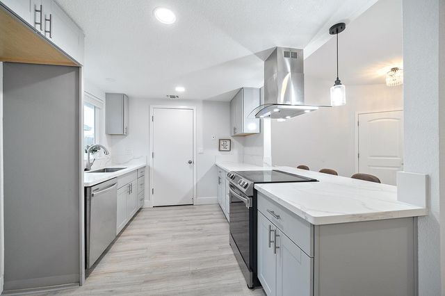 423 R Street, Lincoln, CA 95648