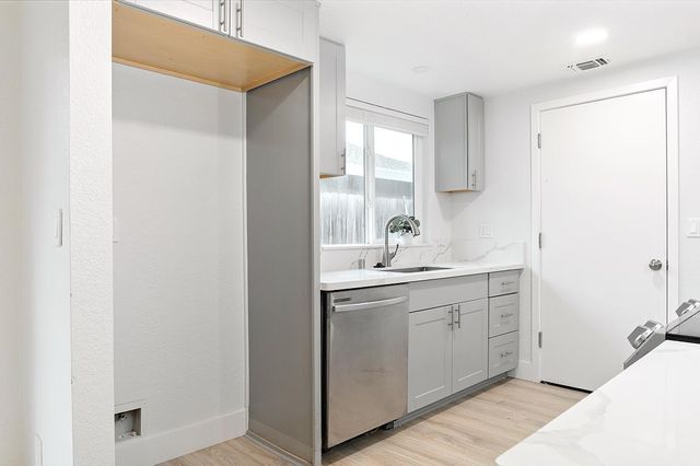 423 R Street, Lincoln, CA 95648