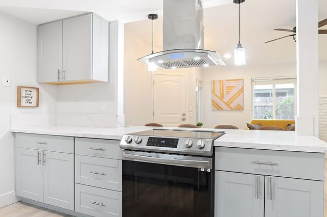 423 R Street, Lincoln, CA 95648