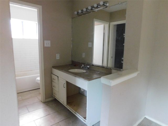 1115 Harpings Way Way, Crosby, TX 77532